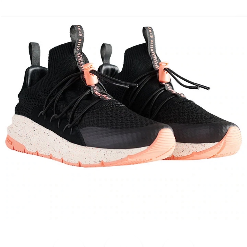 Brand new never worn Ollie Gray Women’s sneaker